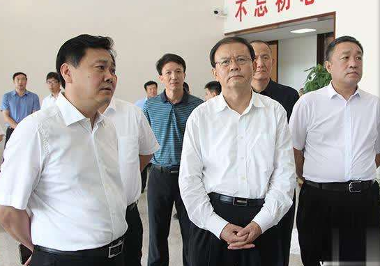 張古江到衡水多縣調(diào)研城鄉(xiāng)冬季清潔取暖,電源足額確??諝饽懿膳? alt=